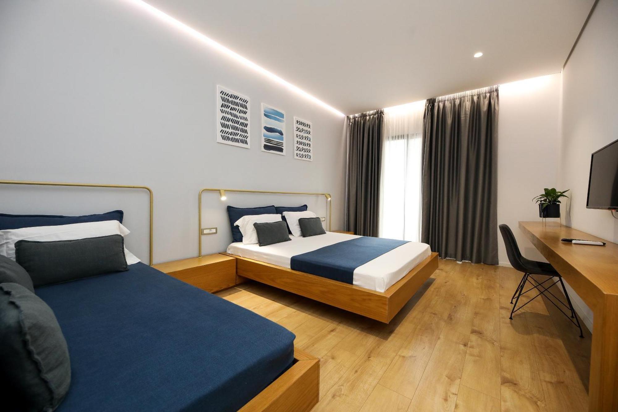 H&M Hotel Vlore Exterior photo